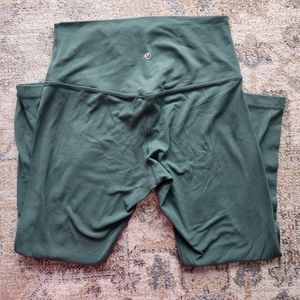 Lululemon crop size 8